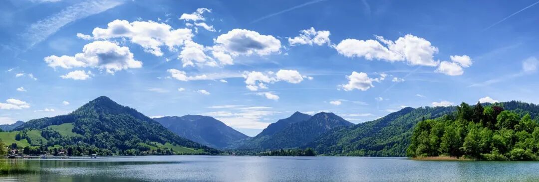 湖泊与山脉美景